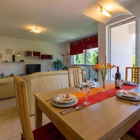 Apartment Holiday In Tribalj 39243