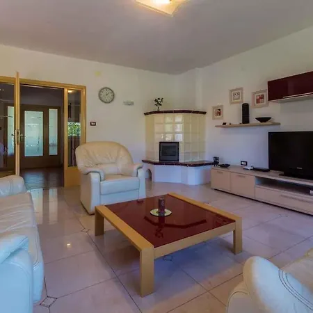Holiday In Tribalj 39243 Apartment